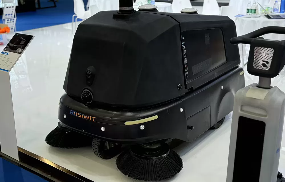 X-Rolling: L'avenir du nettoyage extérieur avec une précision autonome
